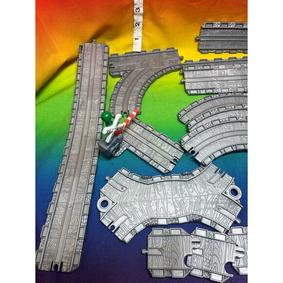 Thomas & Friends Take Along Train Track 25 Pieces Learning Curve - Picture 2 of 7